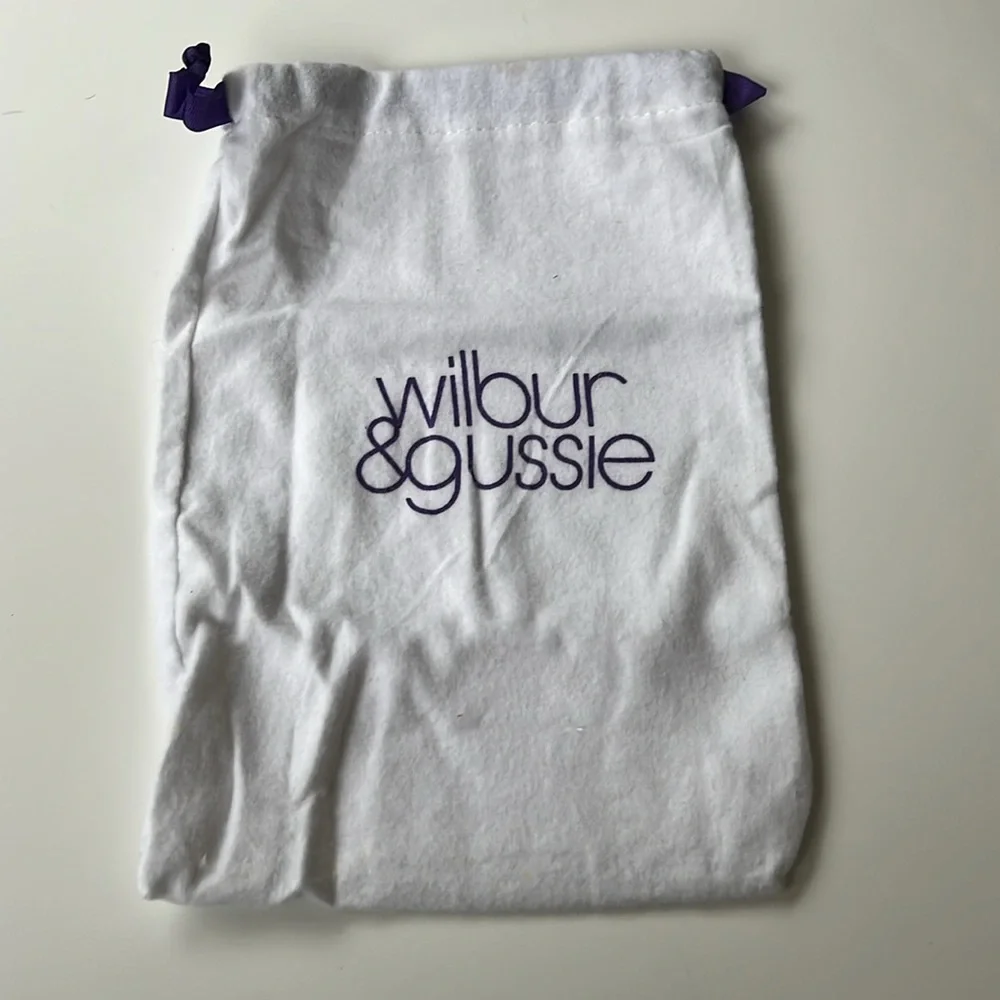 Clutch • Wilbur & Gussie from London • Green Satin w/ beautiful brooch • - Picture 7 of 9